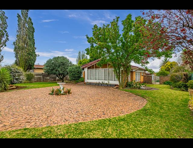 3 BEDROOM HOUSE FOR SALE IN BRENTHURST
